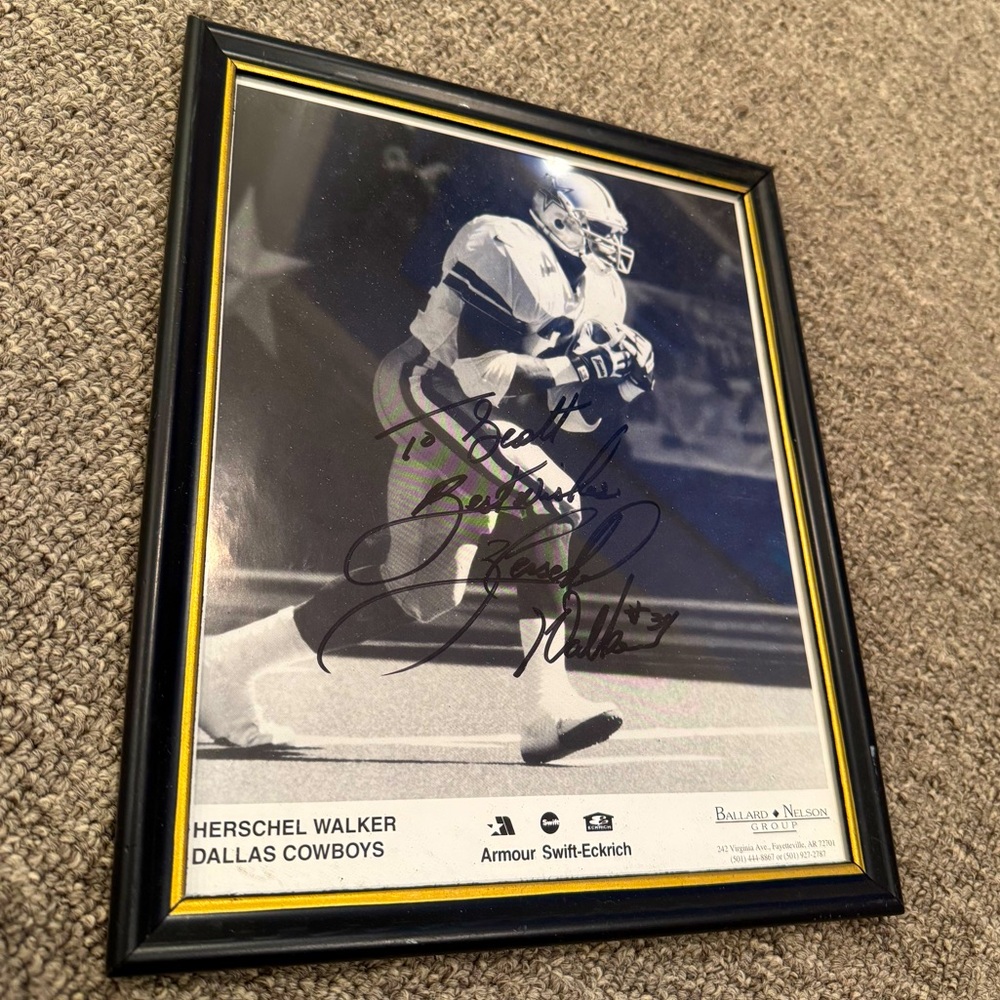Herschel Walker Signed Dallas Cowboys Photo (Framed, Personalized Autograph)